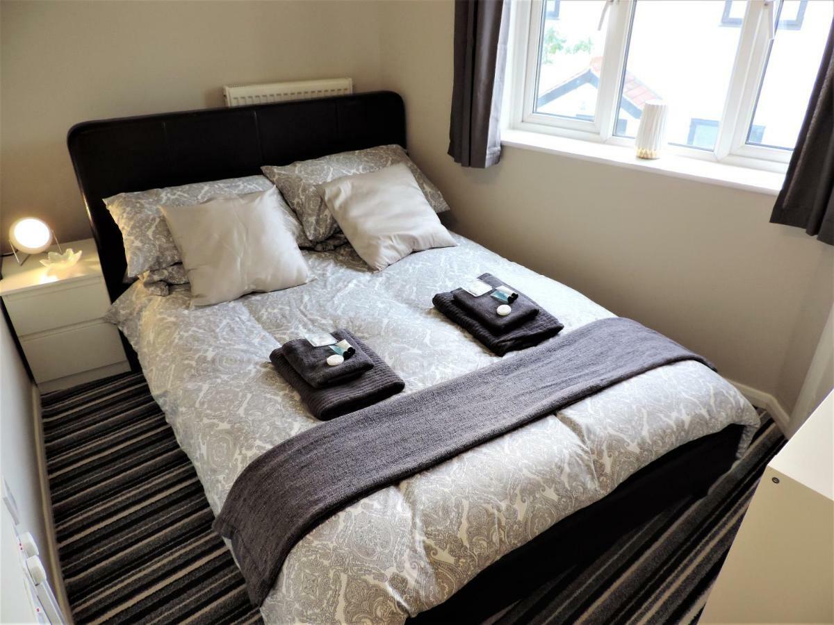 1 Bed Bagshot Pennyhill Accommodation Екстериор снимка